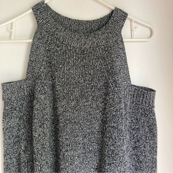 Rag & Bone Women’s Dana Cold Shoulder knit sweater size XS (fits like a small) - Picture 6 of 11